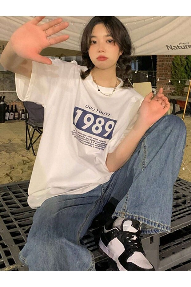 Ouo Youtt 1989 T-Shirt - White Printed Oversize Crew Neck Short Sleeve