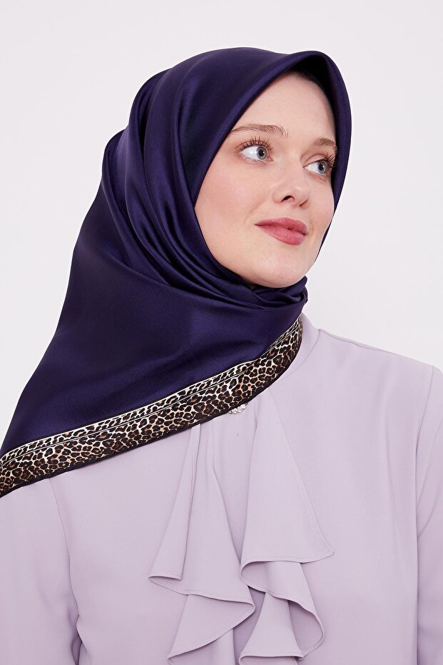 أزرق بلون الكوبالت وشاح حريري بنمط الفهد ذو خطوط مخططة - 2