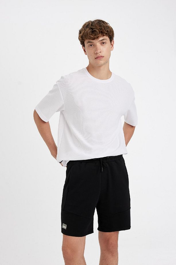 Slim Fit Dar Kesim Dar Paça Basic Düz Şort B8674ax24sm - 4