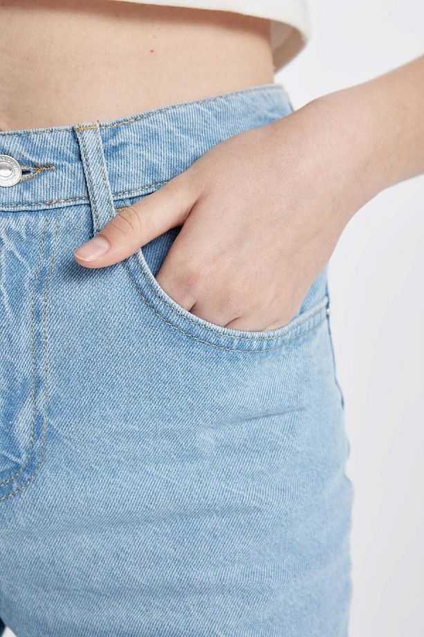 Yüksek Bel Paça Ucu Kesik Jean Şort C2454AX24HS - 5