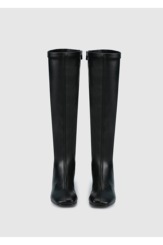 Siyah Kadın Bot - 3