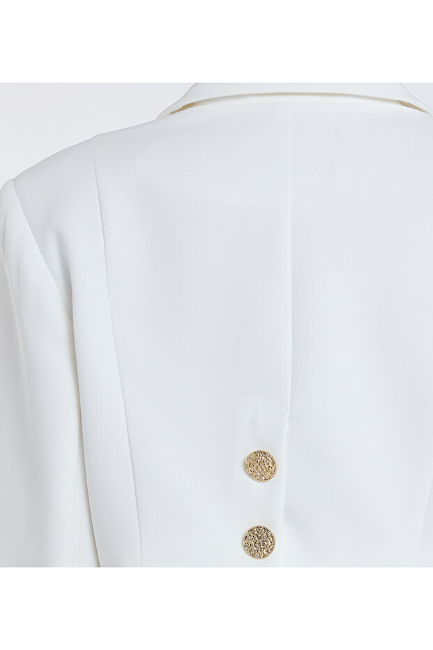 بليزر قصير مع تفاصيل أزرار - 5