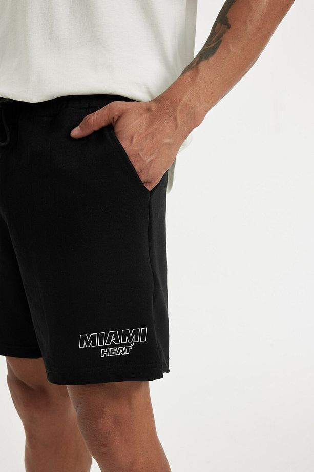 DeFactoFit NBA Miami Heat Standart Fit Kısa Paça Şort B9915AX24SM - 5