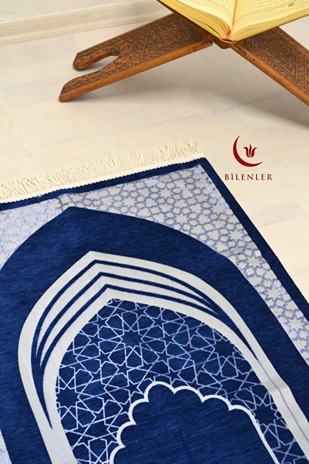 سجادة صلاة فاخرة مبطنة ومزخرفة - 3