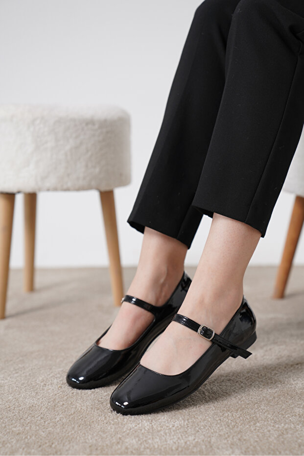 Mary Black Single Striped Patent Leather Ballerinas