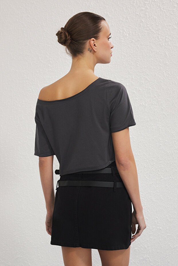 Antrasit-Bordo 2'li Paket %100 Pamuk Asimetrik Kayık Yaka Crop Örme T-Shirt TWOSS25TS00194 - 4