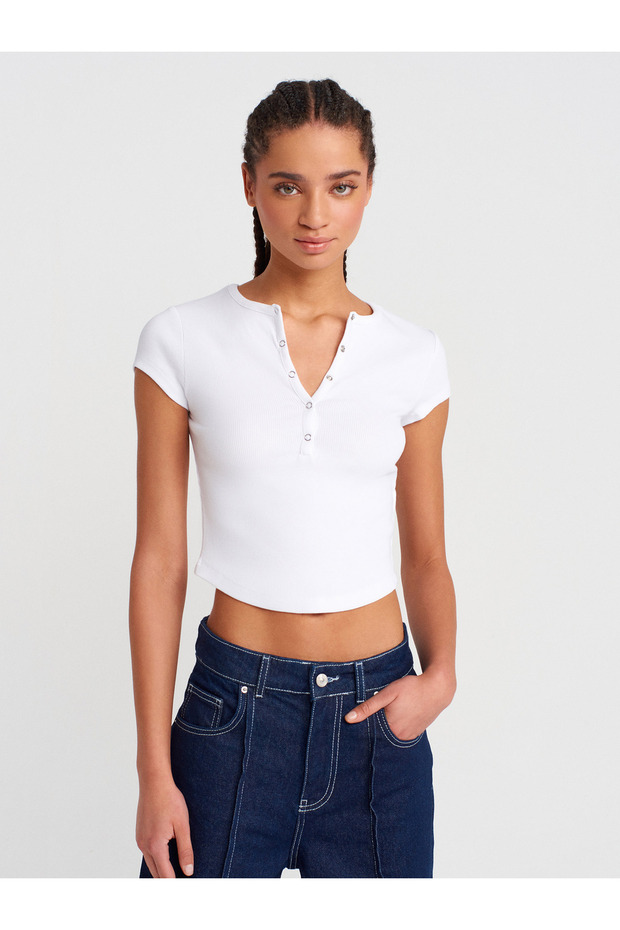 31719 Snap Fastener Short Sleeve Top-White