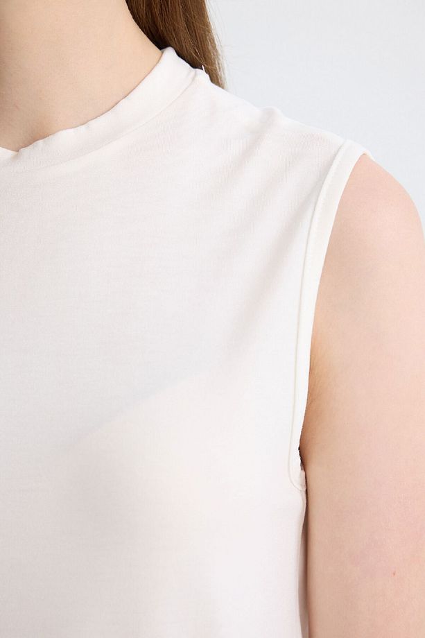 Siyah Regular Fit Bisiklet Yaka Kolsuz Basic Düz Tunik A8352ax24au - 5