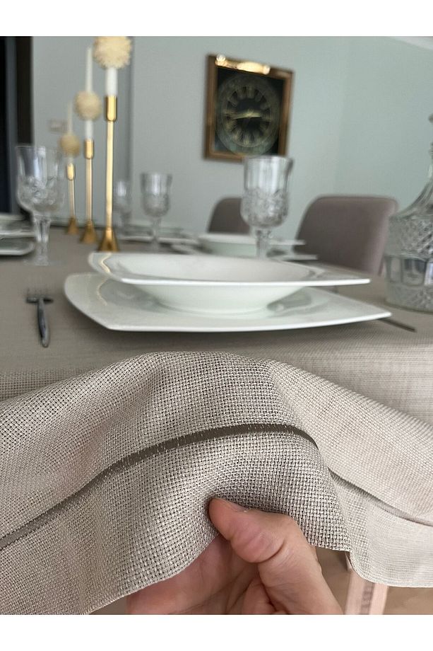 Piko Sarma Detaylı Polyester Keten Dertsiz Masa Örtüsü Taş Rengi - 4