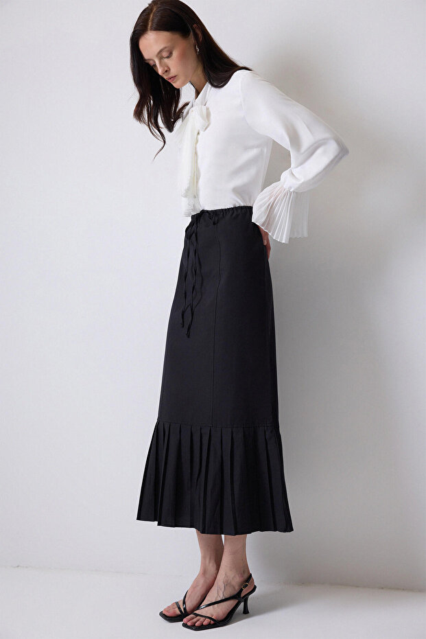 Pleated Skirt with Elastic Waist