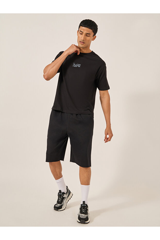 شورت تيري سادة كبير الحجم بحافة خام - 2