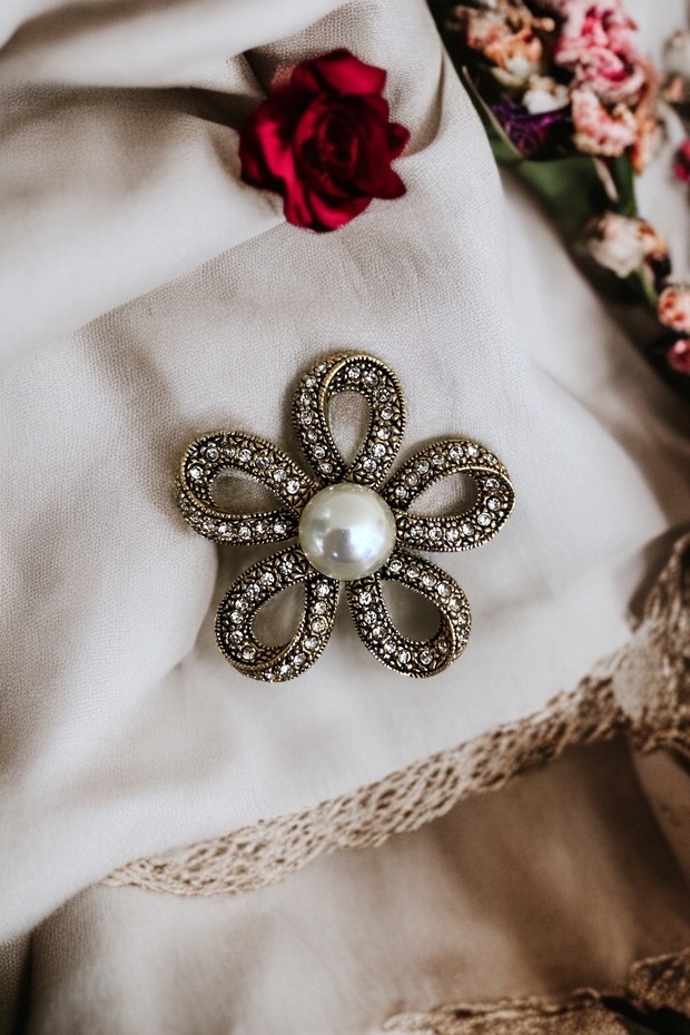 Çiçek Figürlü Broş - 2