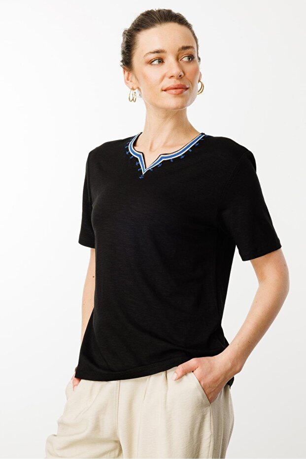 Women's Collar Slit and Embroidered T-Shirt Black