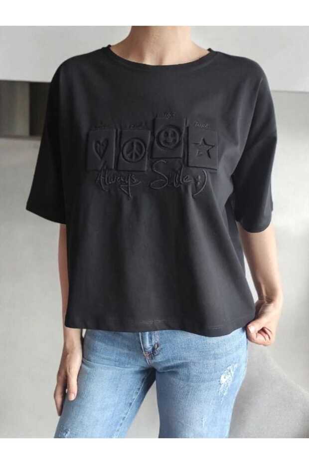 Mold Print Detail Smile T-Shirt