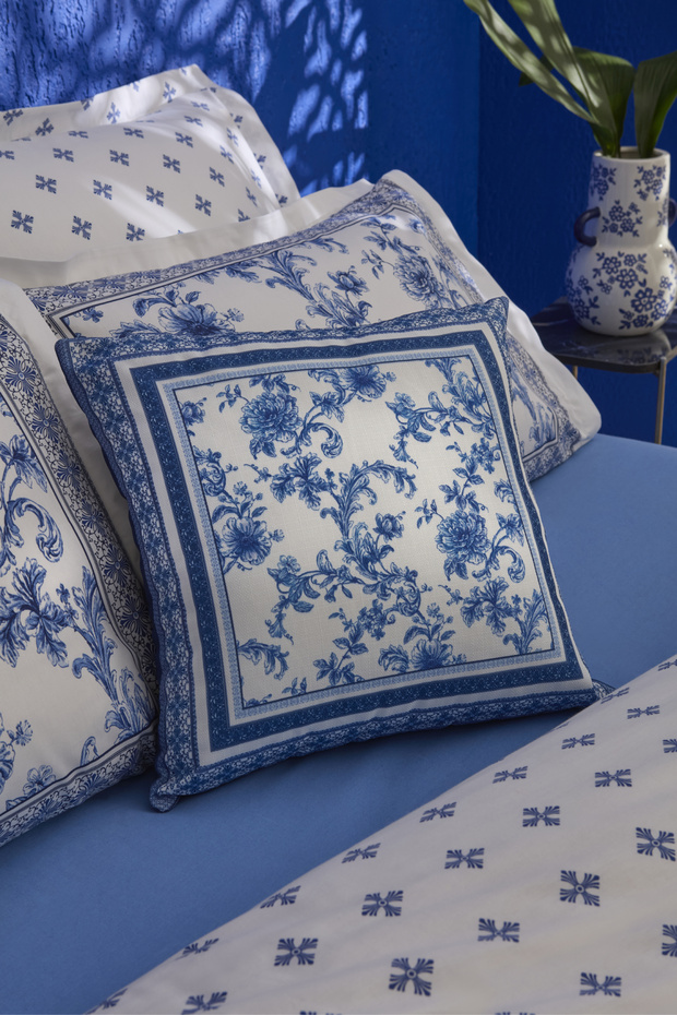 Rosario Filled Throw Pillow 45X45 cm Blue White