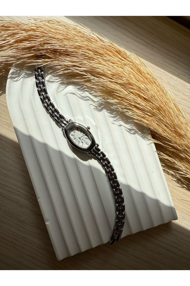 Retro Minimal Straw Cord Vintage Women's Wristwatch