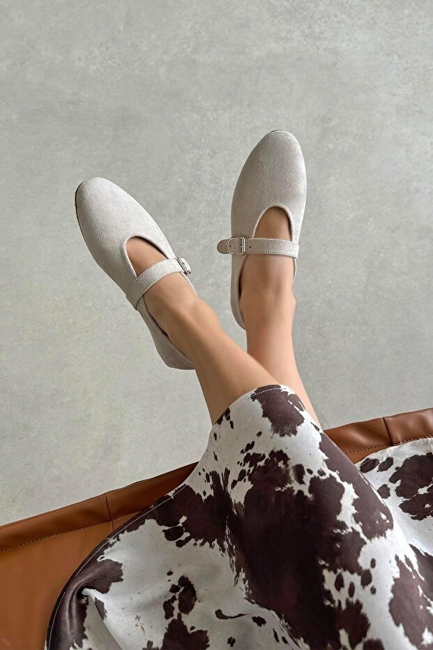 Jun Women's Suede Ballerina Beige