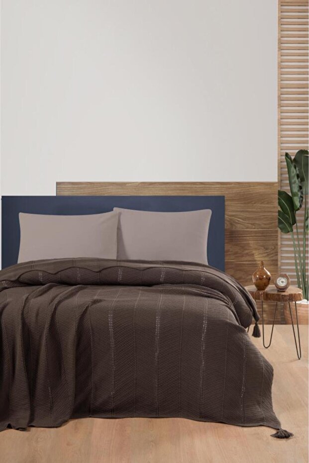 SOPHISTIC DOUBLE PERSONAL ACRYLIC KNITTED BLANKET BROWN