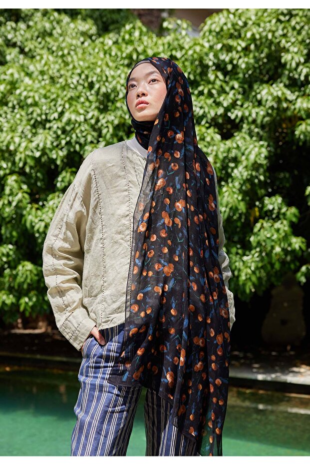 شال رامي منقوش باللون الأزرق الداكن - 5