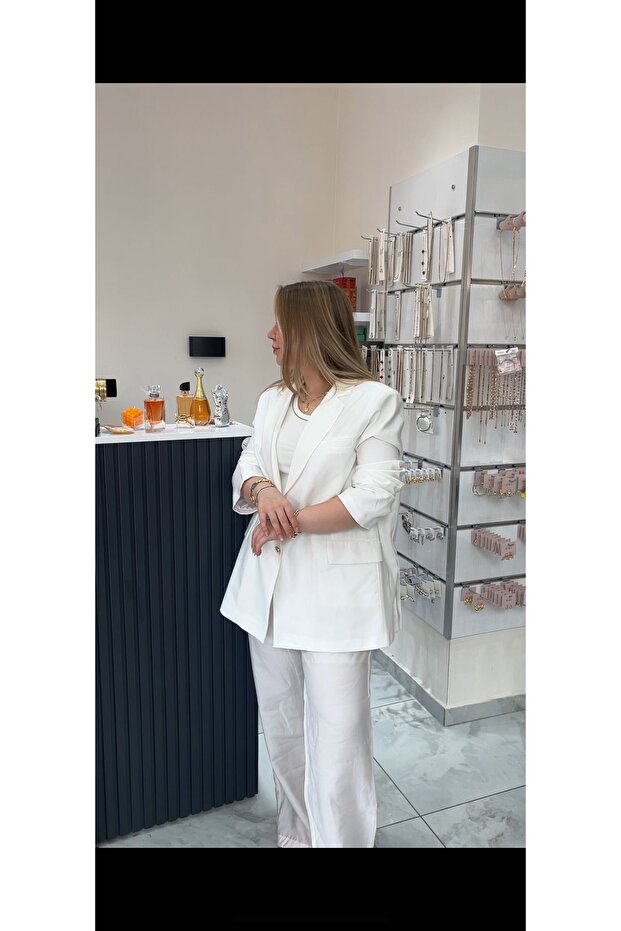 Premium Gold Düğmeli Beyaz Blazer Takım - 1
