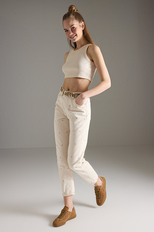 Bej Kalp Nakışlı Yüksek Bel Mom %100 Pamuk Non-Stretch Jeans TWOSS25JE00269 - 2