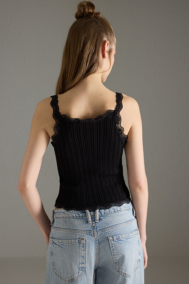 Siyah Dantel Detaylı Triko İnce Bluz TWOSS25BZ00177 - 4