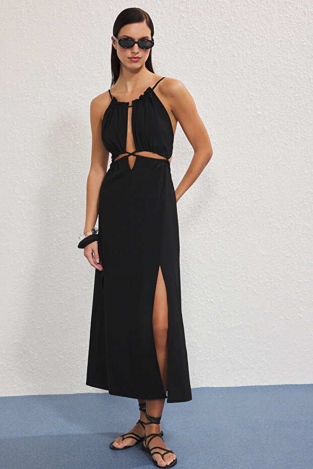 Siyah Dokuma Cut Out Detaylı Maxi Plaj Elbise TBESS25EL00137 - 1
