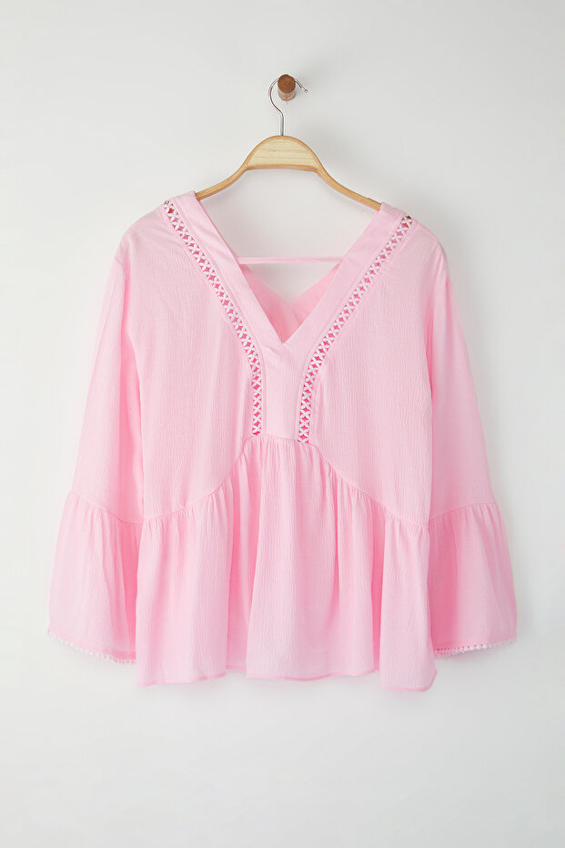 Pembe V Yaka Uzun Kol Dokulu Peplum Dokuma Büyük Beden Bluz TBBSS25AF00042 - 8