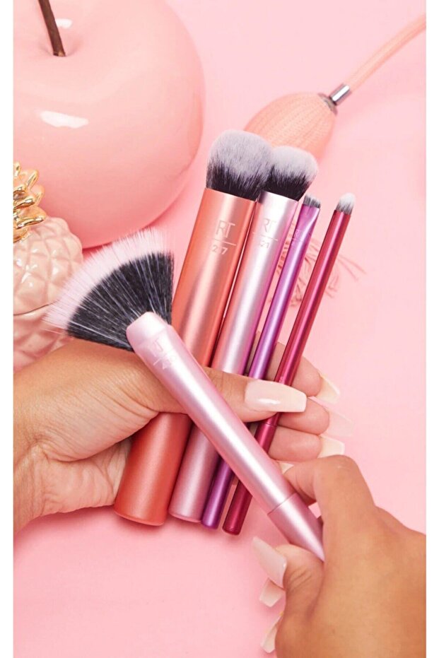 Real Techniques Essential Makeup Brush Set - 5 Brushes - 2