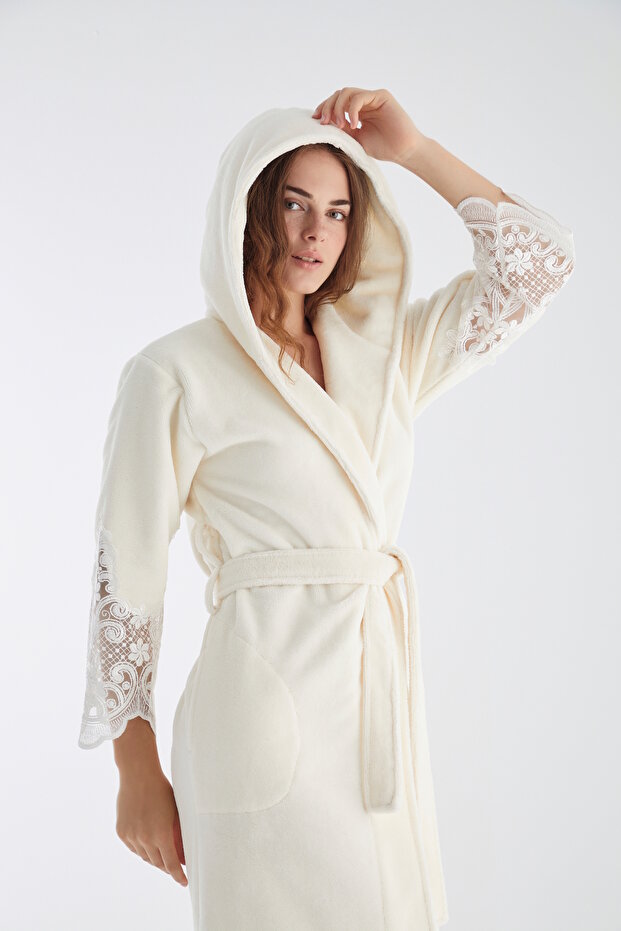 Dantelli Kapüşonlu Bambu Pamuk Bornoz - 2
