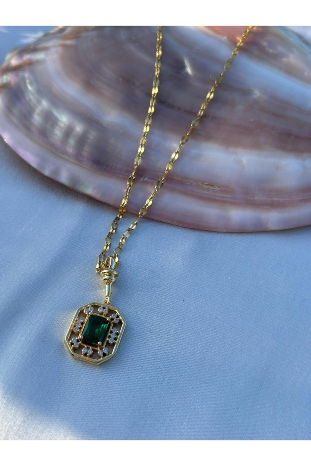 Serenay Sarıkaya Model Gold Color Baguette Emerald Green Zircon Stone Steel Necklace
