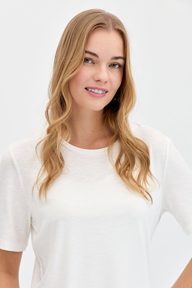 Women's Crew Neck Flamed Fabric Combed Cotton T-Shirt Ecru
