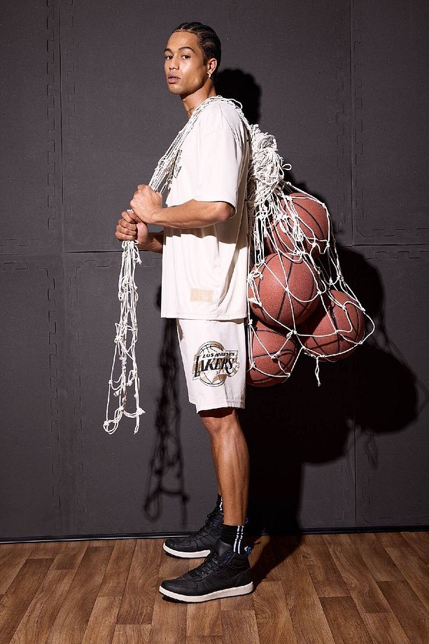 DeFactoFit NBA Los Angeles Lakers Standart Fit Kısa Paça Şort E0368AX25SP - 2