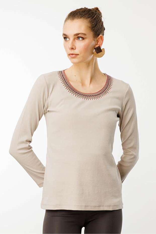 Women's Crew Neck Embroidered Cotton Blouse Beige