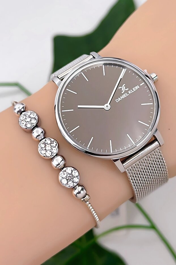 Steel Cord Women Wrist Watch 3 Atm Water Resistant Silver Zmdk1189