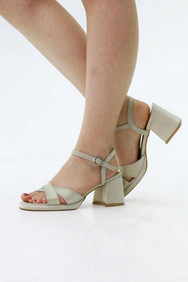 ALTIN SİM ÇAPRAZ BANT ARKA AÇIK PLATFORM AYAKKABI 7CM - 1