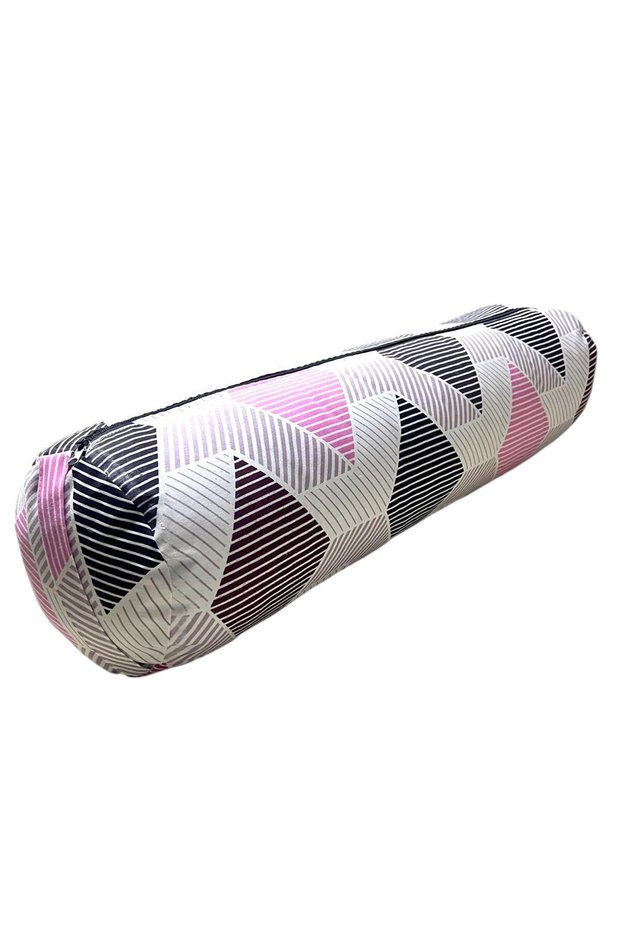 Pernă cu model geometric