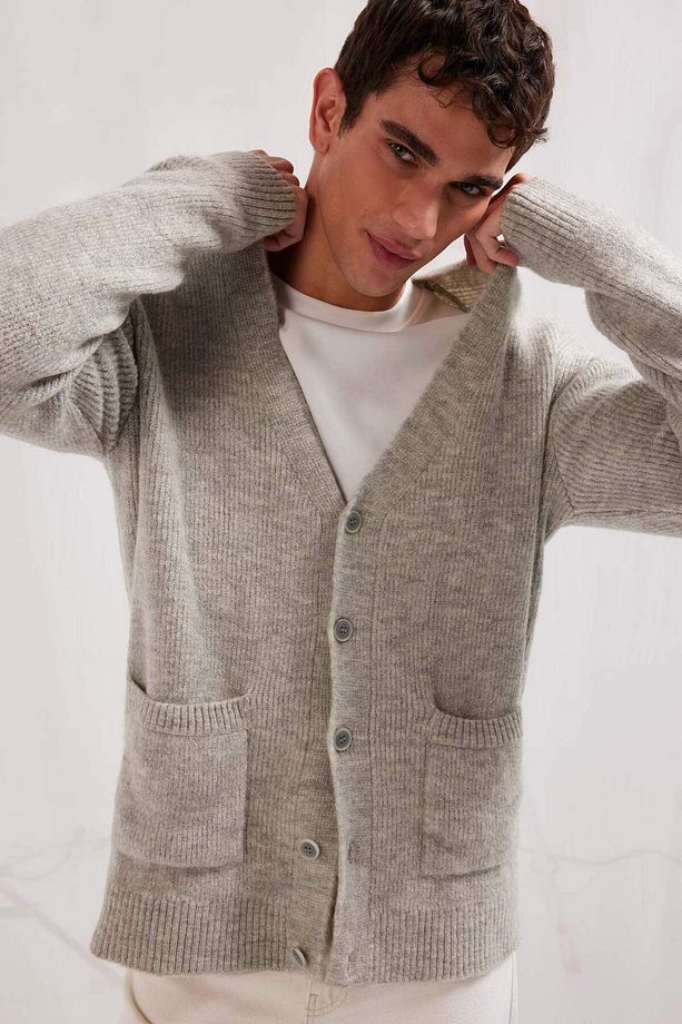 Relax Fit V Yaka Basic Düz Cepli Triko Hırka E8392AX24CW - 1