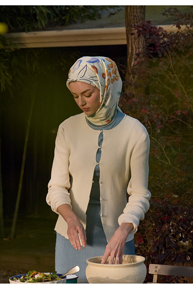 وشاح حريري من القطن بنمط الكرز الأحمر - 1