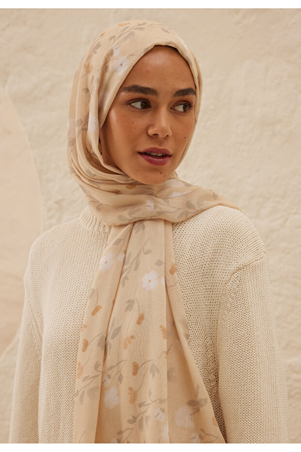 شال رم منقوش عليه زهور ناعمة - لون بيج - 1