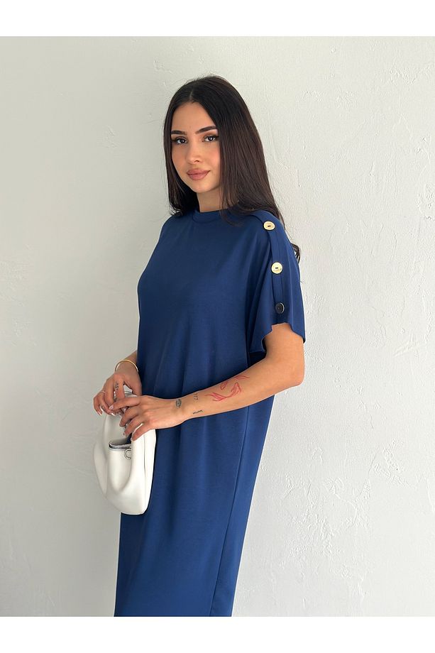 SÜS DÜĞME DETAYLI YUMUŞAK DOKU MODAL KUMAŞ ELBİSE - 4