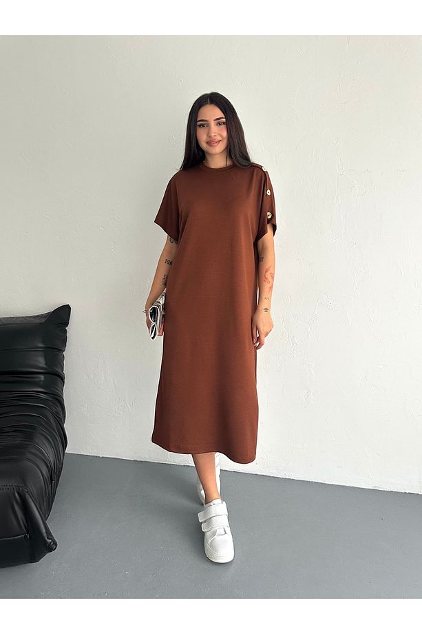 SÜS DÜĞME DETAYLI YUMUŞAK DOKU MODAL KUMAŞ ELBİSE - 2