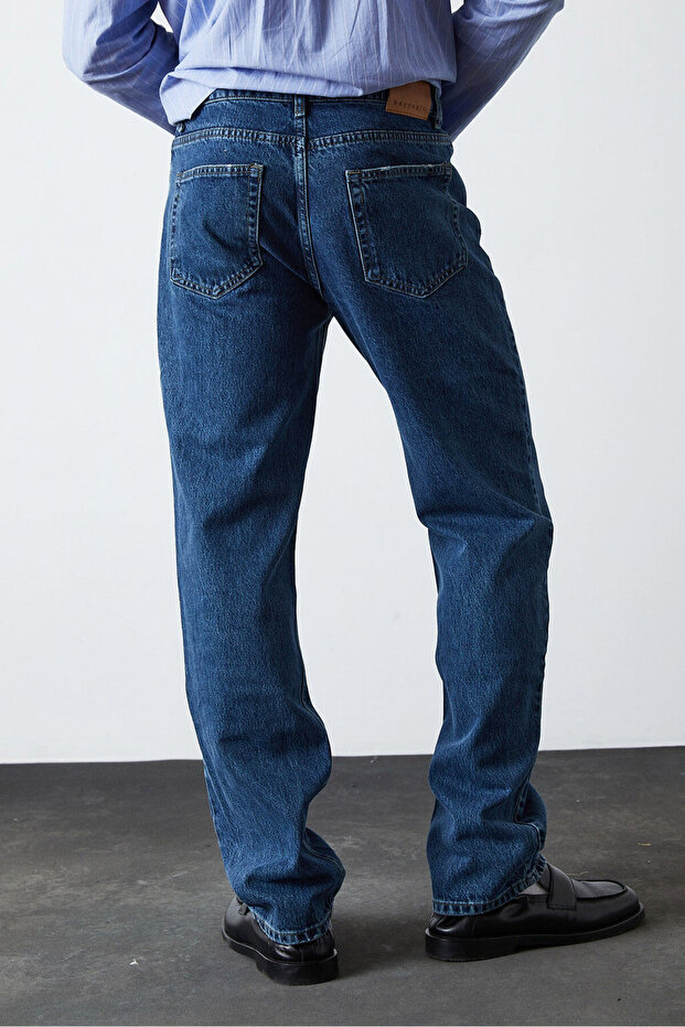 Straight Fit Jean - 4
