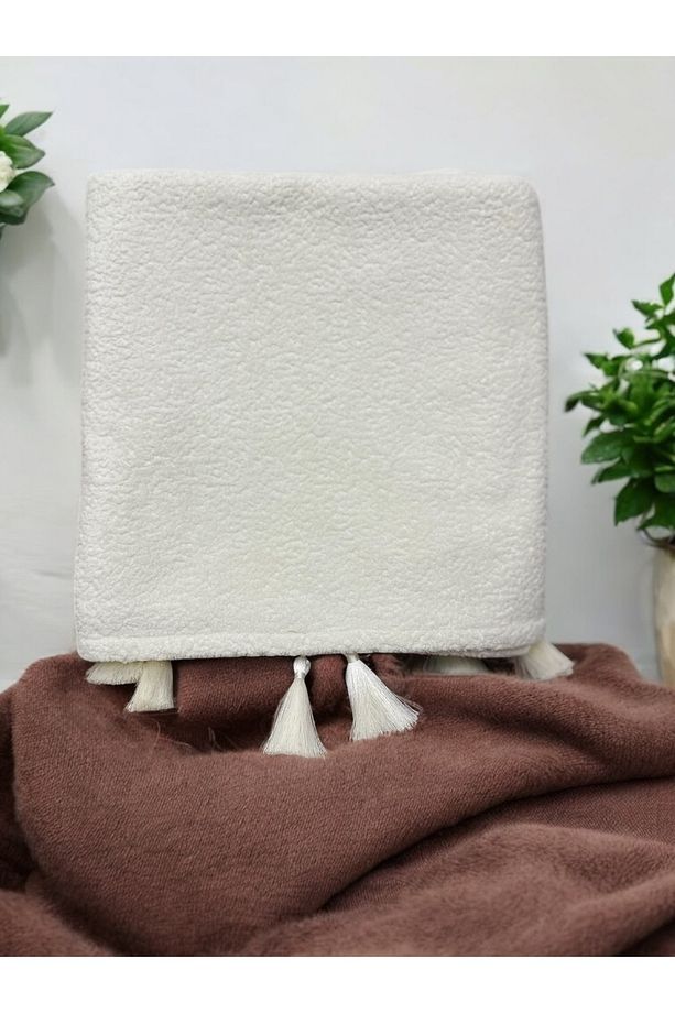 Pati Dostu Koltuk Örtüsü Döşemelik Kumaş Püsküllü Kaymaz Sırt Ve Oturma Yerini Kaplar 140x200 Cm - 4