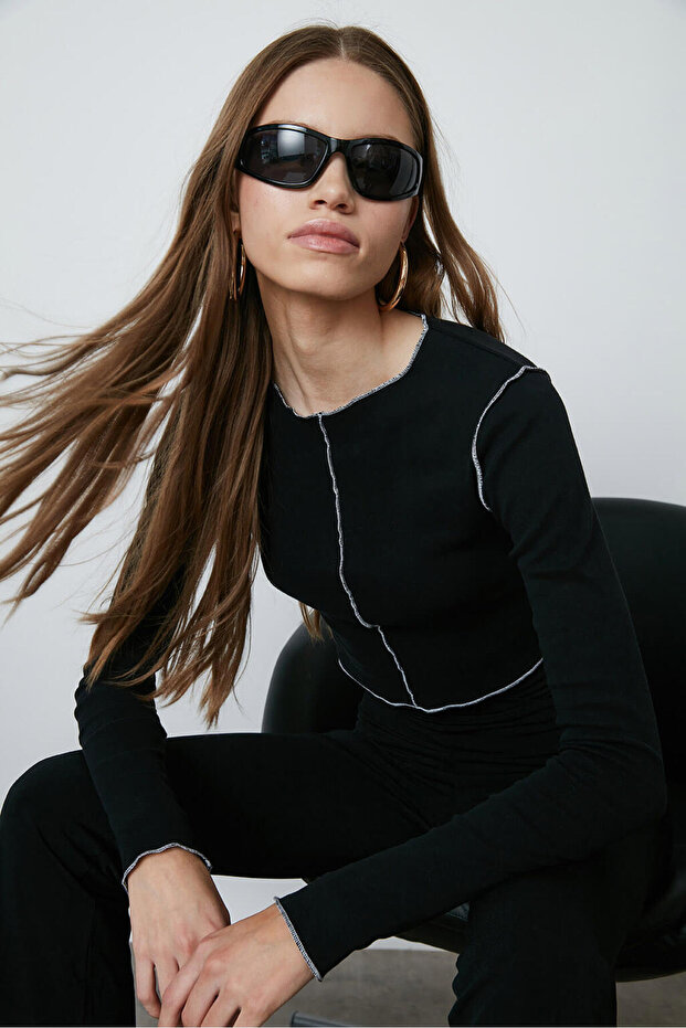 Kontrast Dikişli Croptop - 1