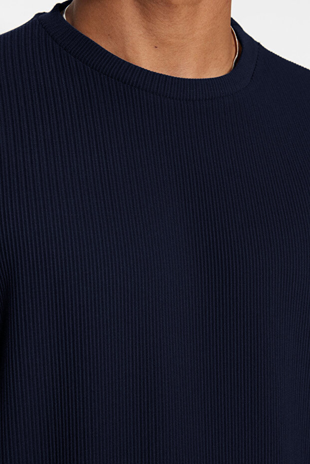 Lacivert Oversize Bisiklet Yaka Kısa Kol Dokulu Kırışmaz Ottoman T-Shirt TMNSS23TS00081 - 5
