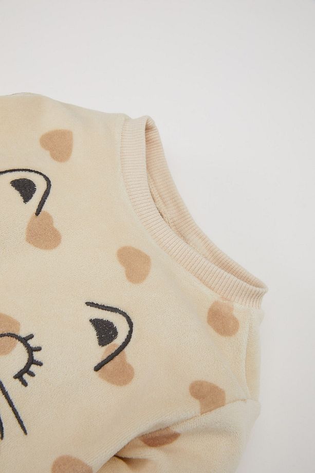 Kız Bebek Pijama Takımı Kalp Desenli Velur Uzun Kollu Üst Uzun Alt D5380A524WN - 3