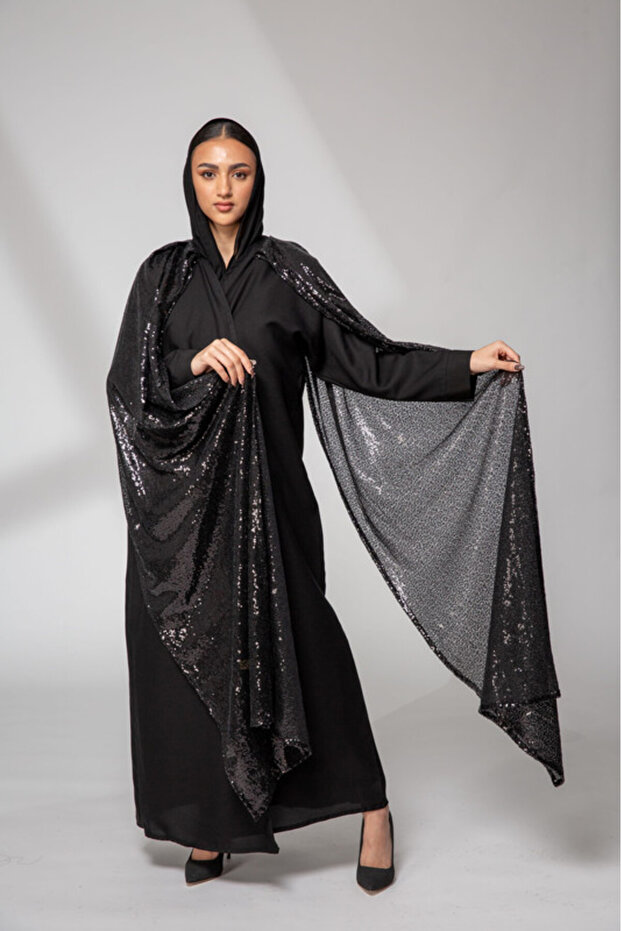 عباية سوداء مزينة بالترتر - 2