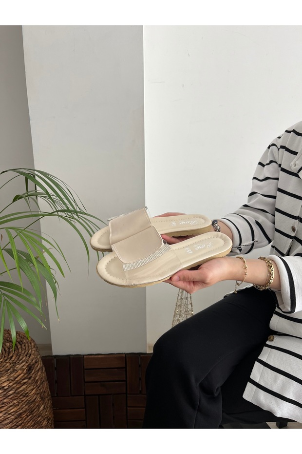 Women's Side Transparent Stylish Stone Slippers