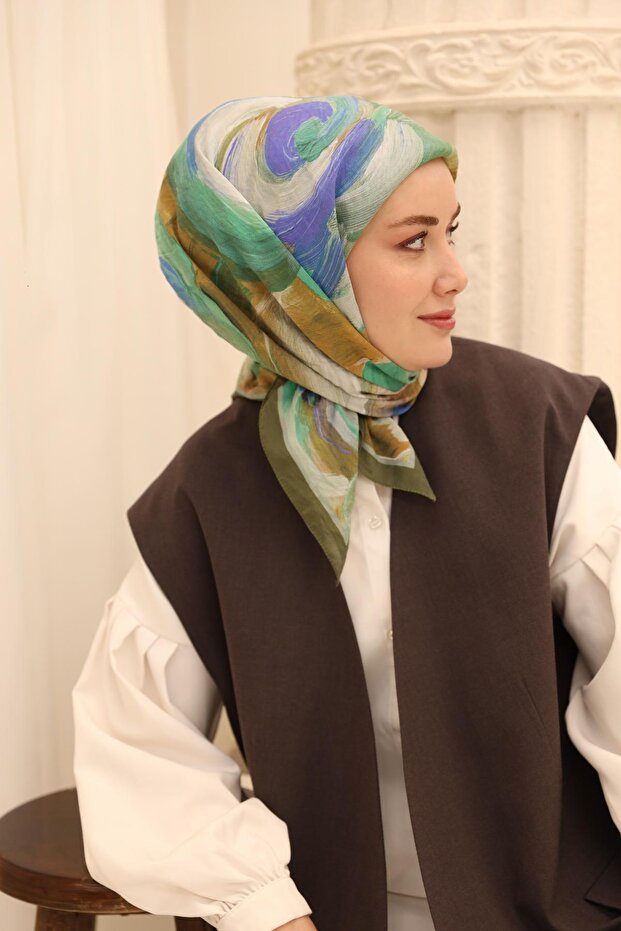وشاح حريري بنمط أكريليك من أوليندا